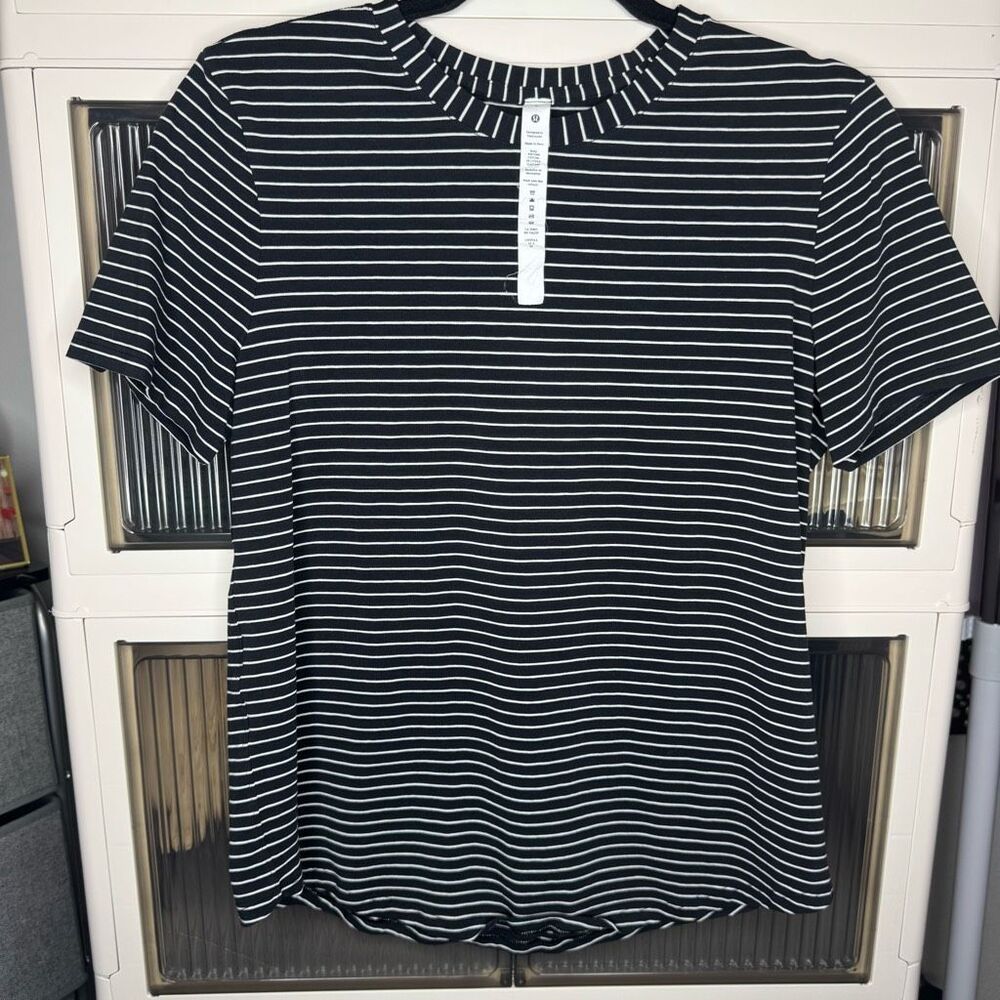 Lululemon Love Crew T-Shirt, Parallel Stripe Black White, EUC, Size 6